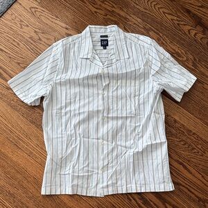 GAP Men's Casual White and Blue Striped Shirt